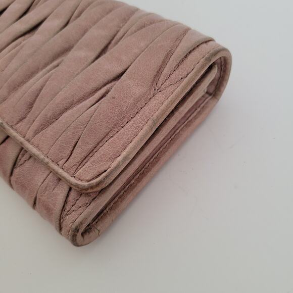 Miu Miu Wallet Matelasse Lilac Purple Large Card Holder Logo Leather Envelope - Picture 11 of 12